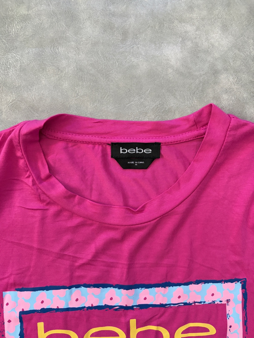Y2K Bebe Pink Baby Tee Fitted T-Shirt 2000s Model Off Duty - Picture 4 of 7